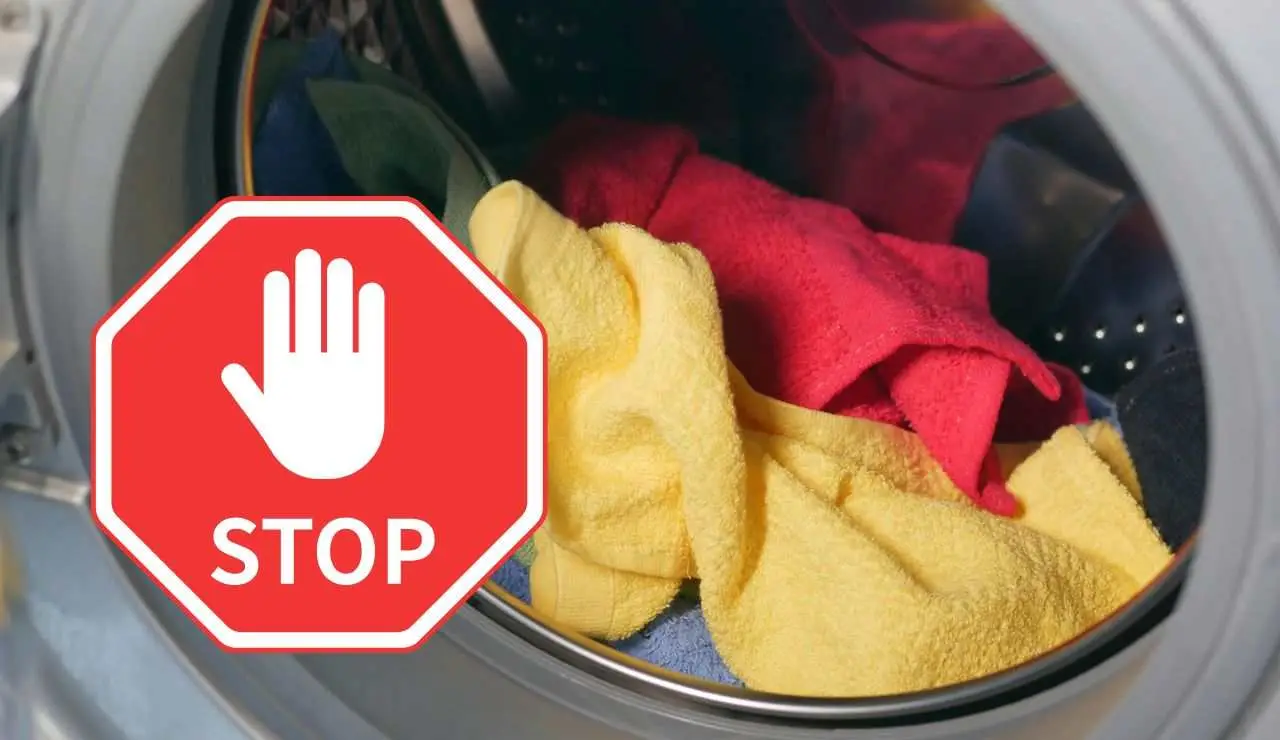 Attenzione! Non mettere mai questi oggetti in lavatrice